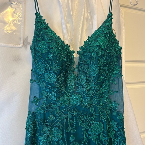 ellie wilde Dresses & Skirts - Ellie Wilde Prom dress